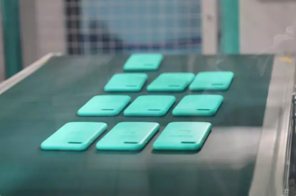 2019年，5G时代手机外壳给注塑行业带来新的机会